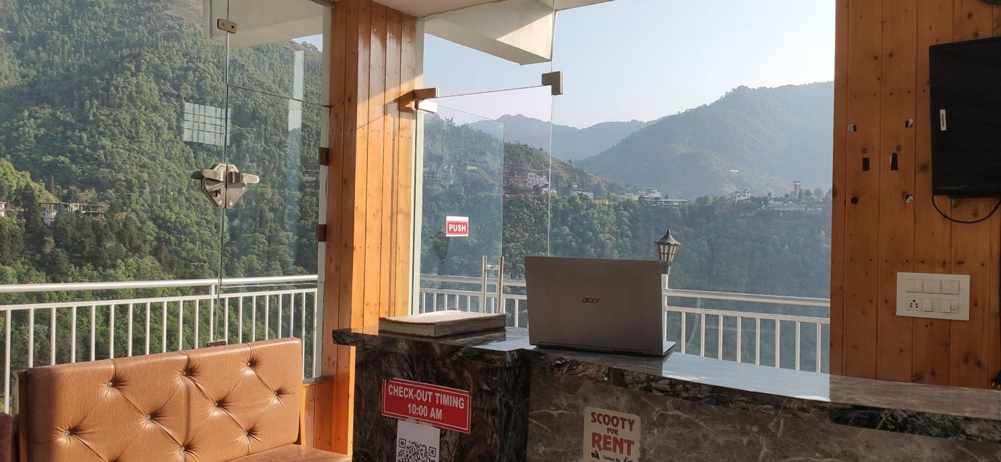 Queens Hill By Edge Mussoorie Eksteriør bilde