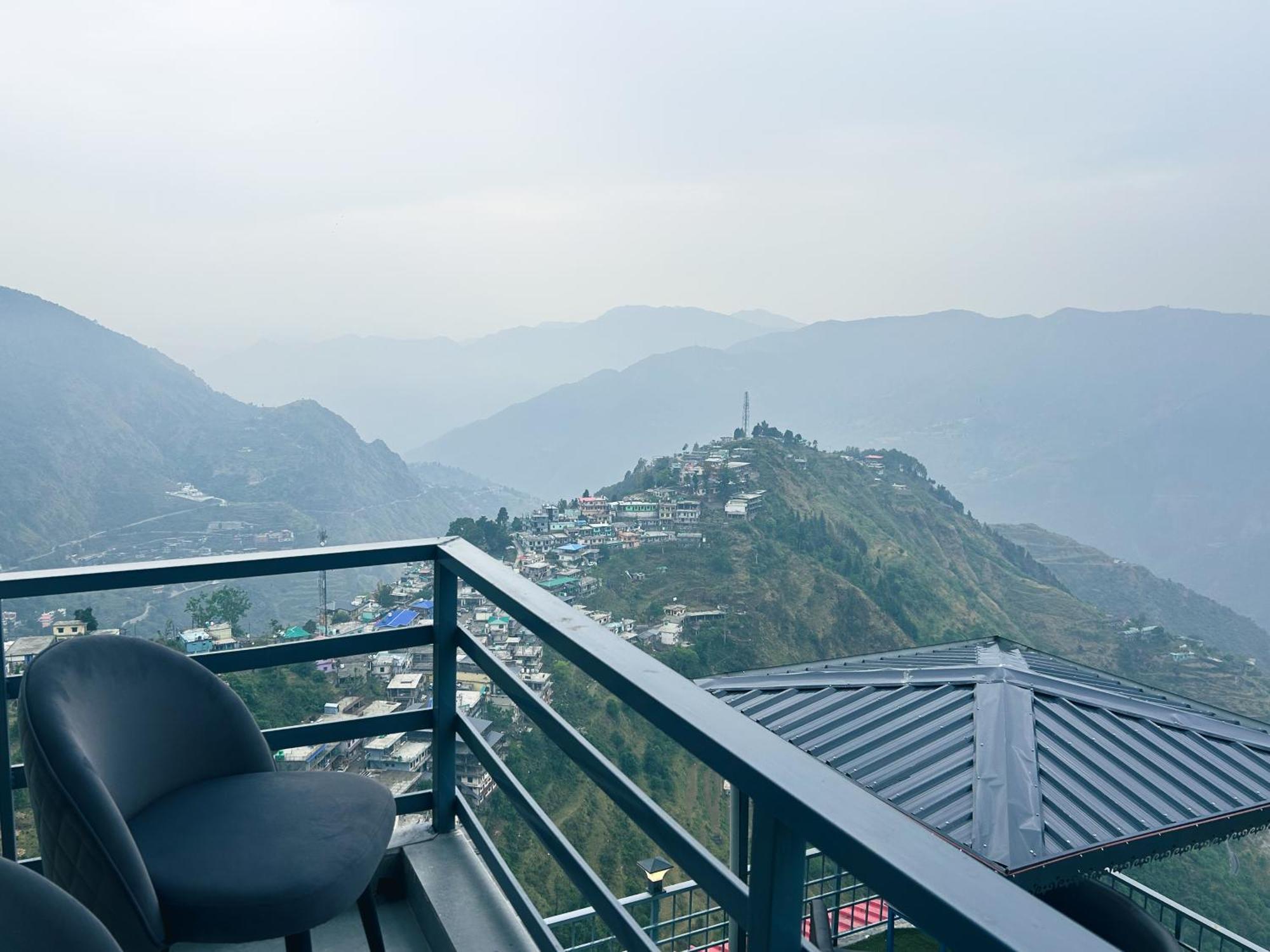 Queens Hill By Edge Mussoorie Eksteriør bilde