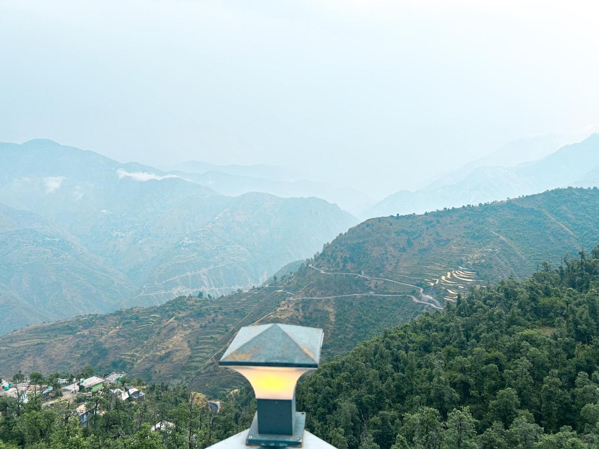 Queens Hill By Edge Mussoorie Eksteriør bilde