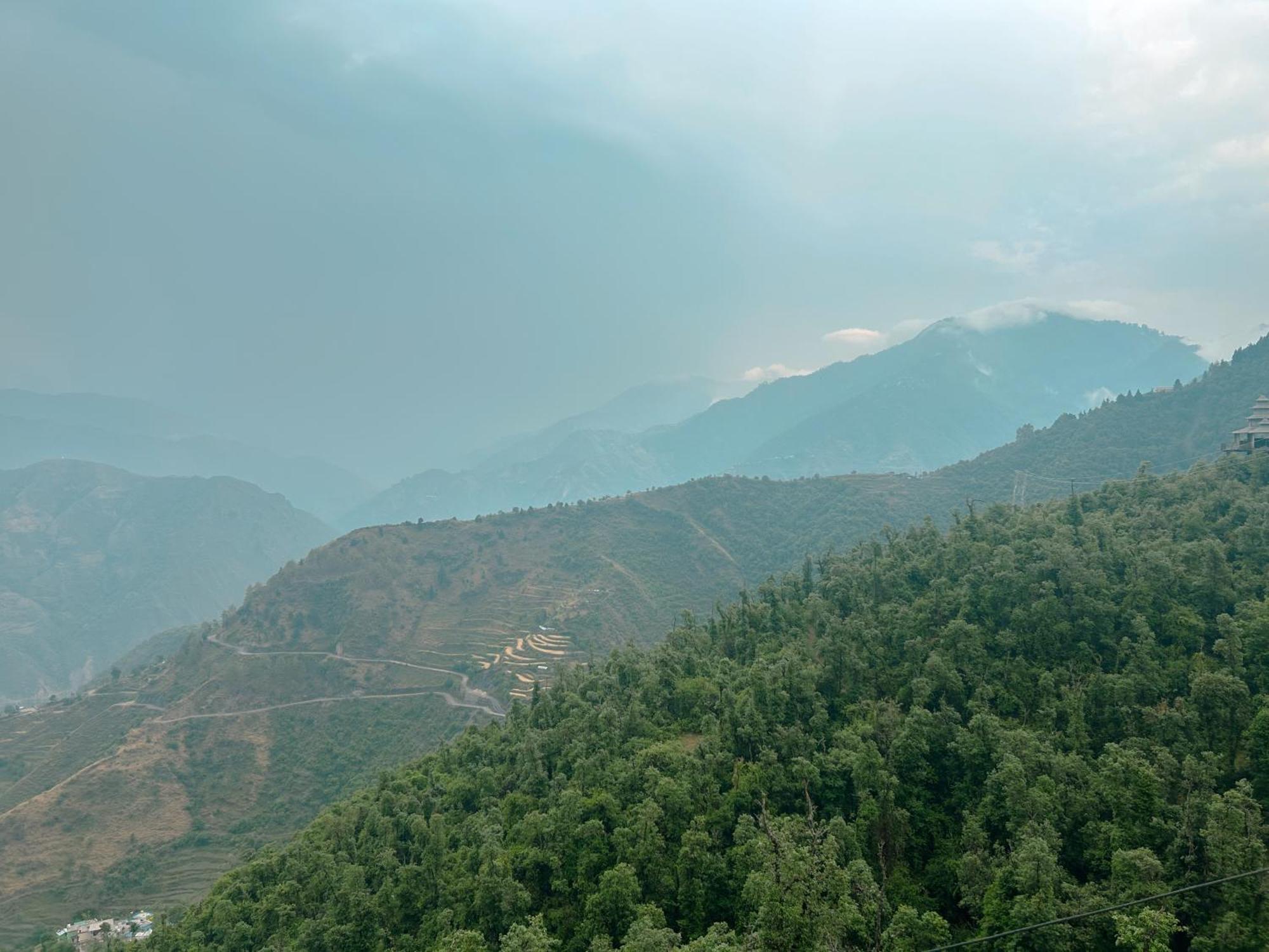 Queens Hill By Edge Mussoorie Eksteriør bilde