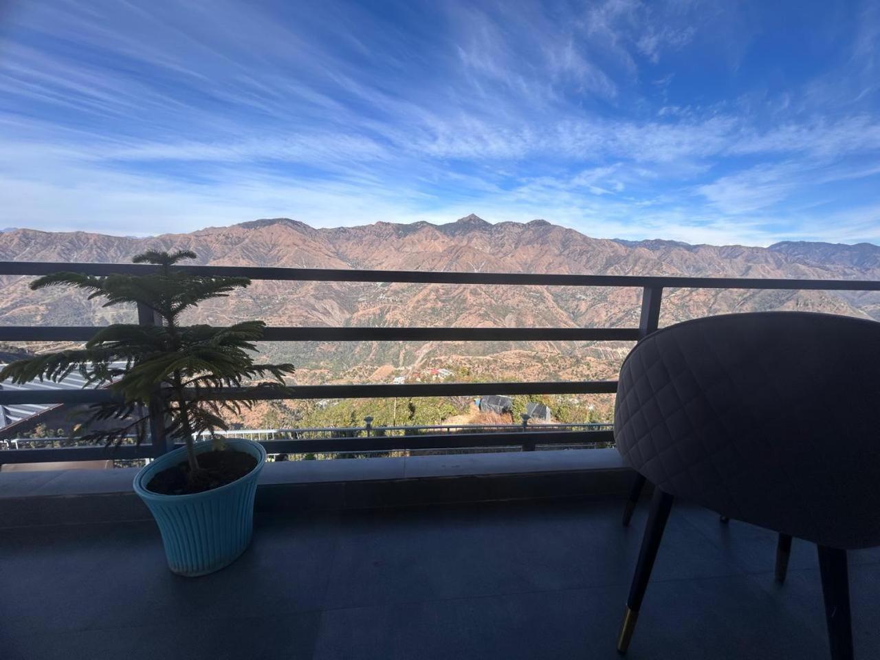 Queens Hill By Edge Mussoorie Eksteriør bilde